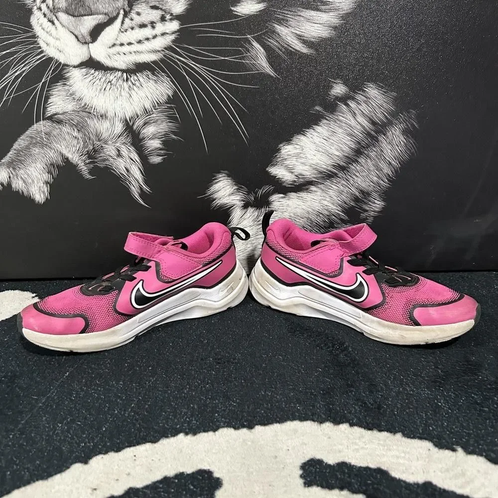 Nike Cosmic Runner PS HM4400-602 Athletic Sneaker Girls 1.5Y Pink Mesh Running